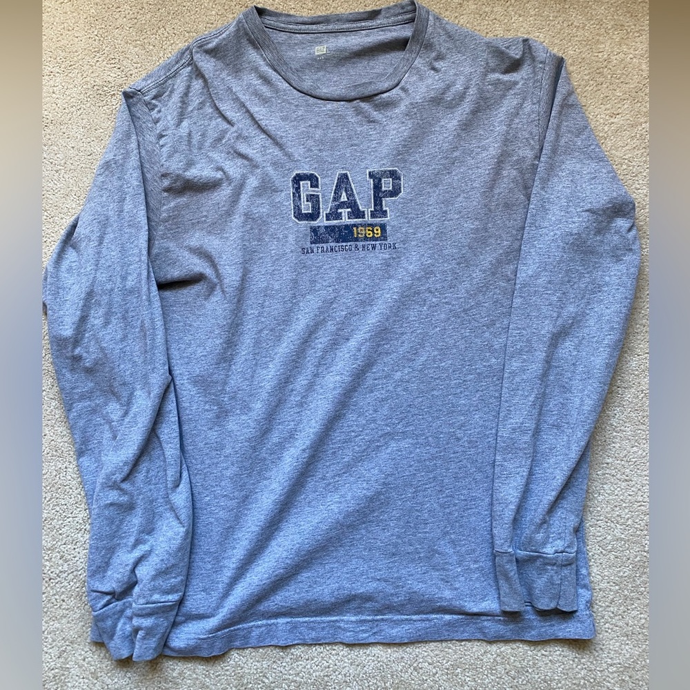 Large, Gray Vintage GAP Long Sleeve Tee